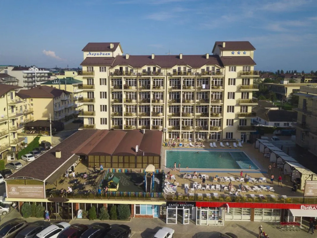 "Atelika Grand Meridian" hotel