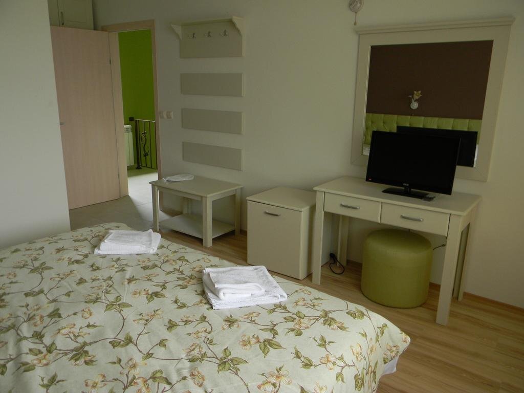 Family Hotel Zvezda photo 2
