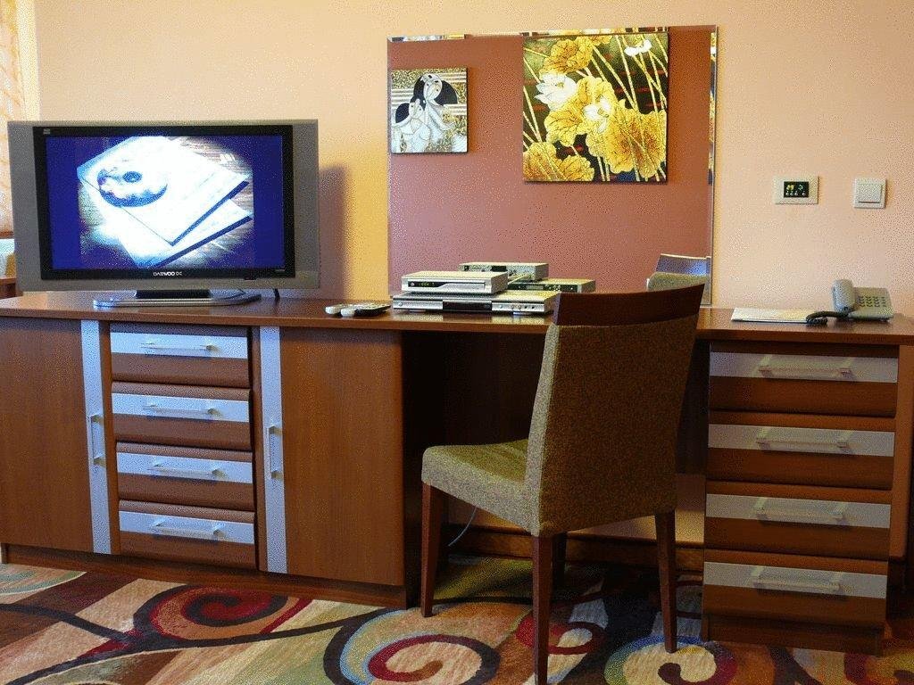 Hotel City photo 4