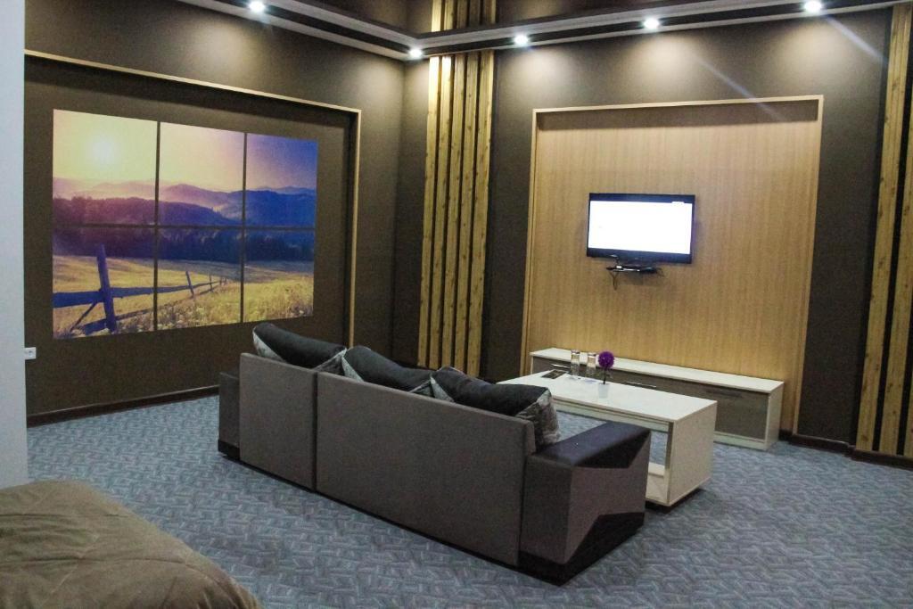 Paradise Hotel photo 3