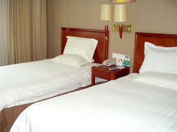 GreenTree Inn photo 5
