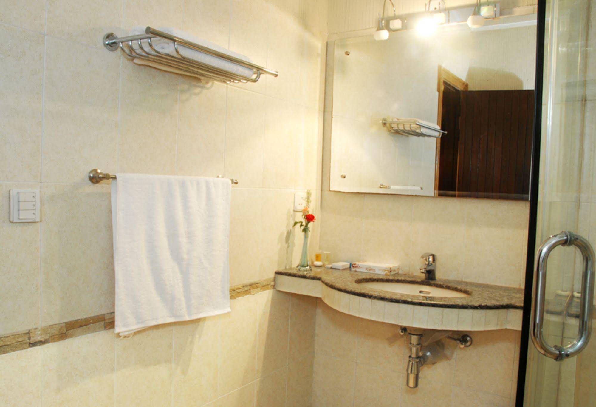 Royalton Restaurant photo 4