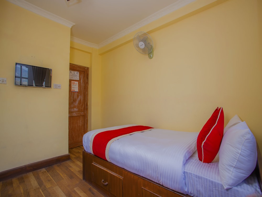 OYO 302 Hotel Classic photo 3