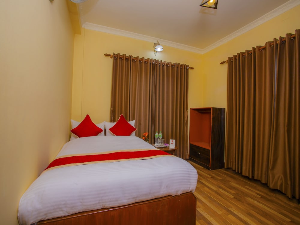OYO 302 Hotel Classic photo 4