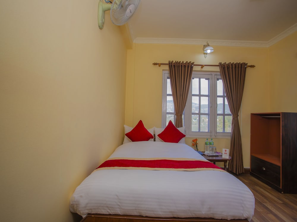 OYO 302 Hotel Classic