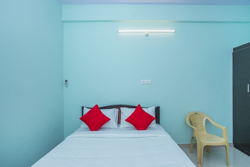 OYO 23030 Hotel Gtv Comforts photo 2