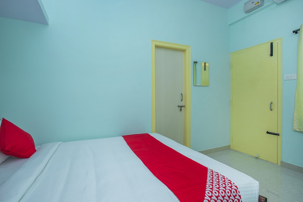 OYO 23030 Hotel Gtv Comforts photo 3
