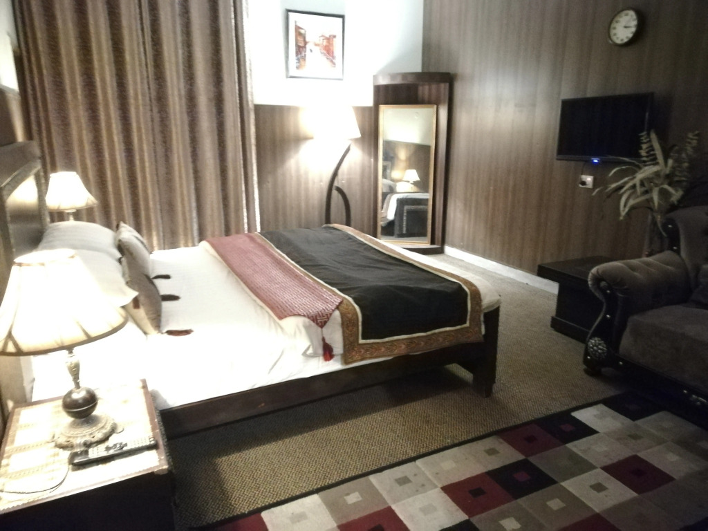 Lions Hotel Lahore photo 4