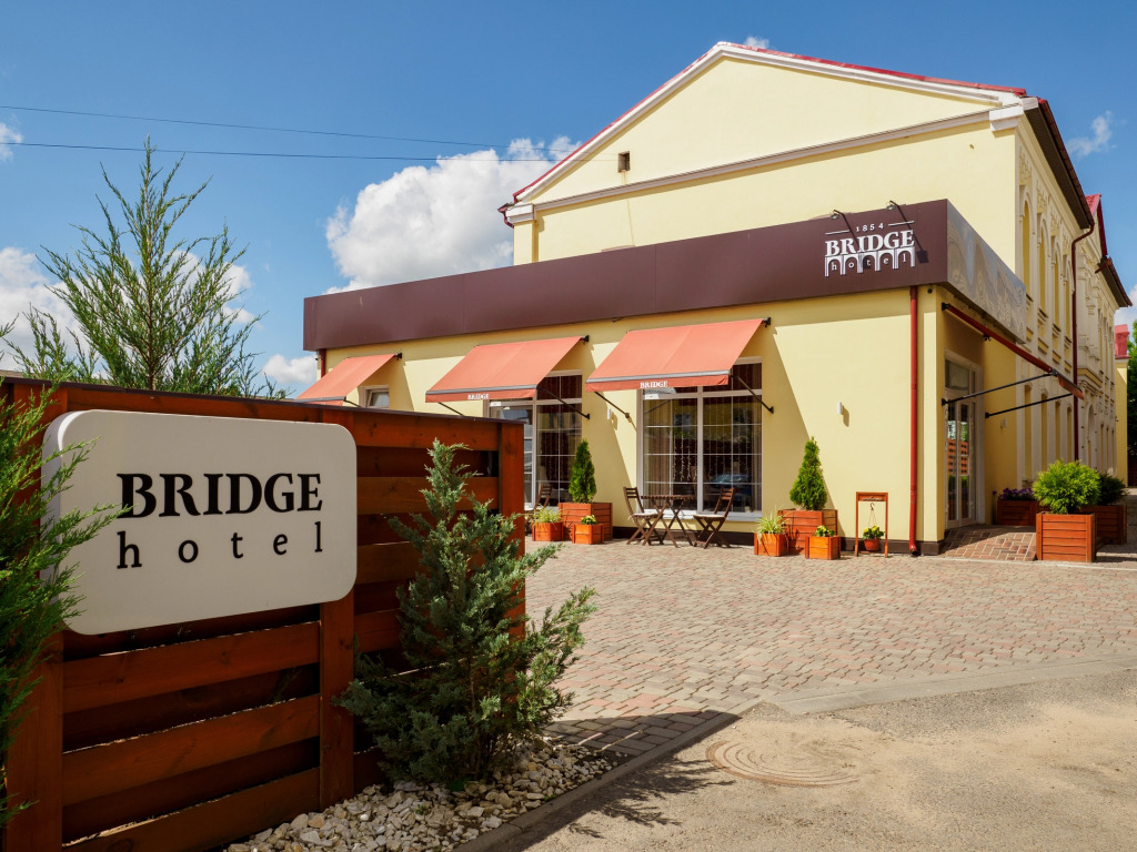 Bridzh Hotel