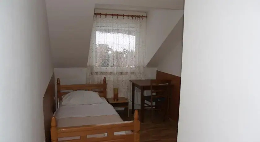 Hotel Degenija