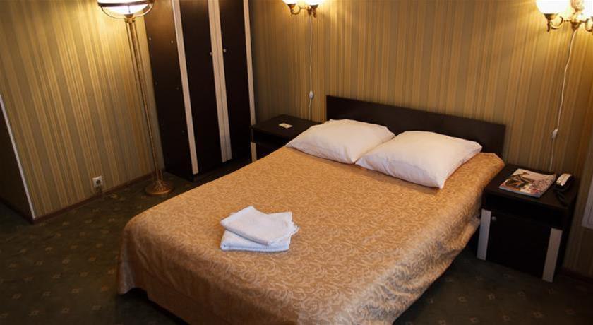 Holiday Hotel photo 3