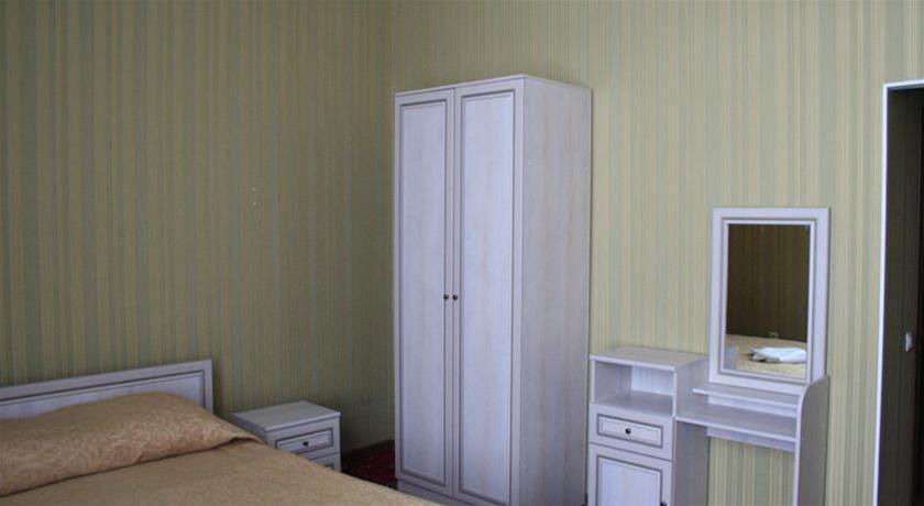 Holiday Hotel photo 5