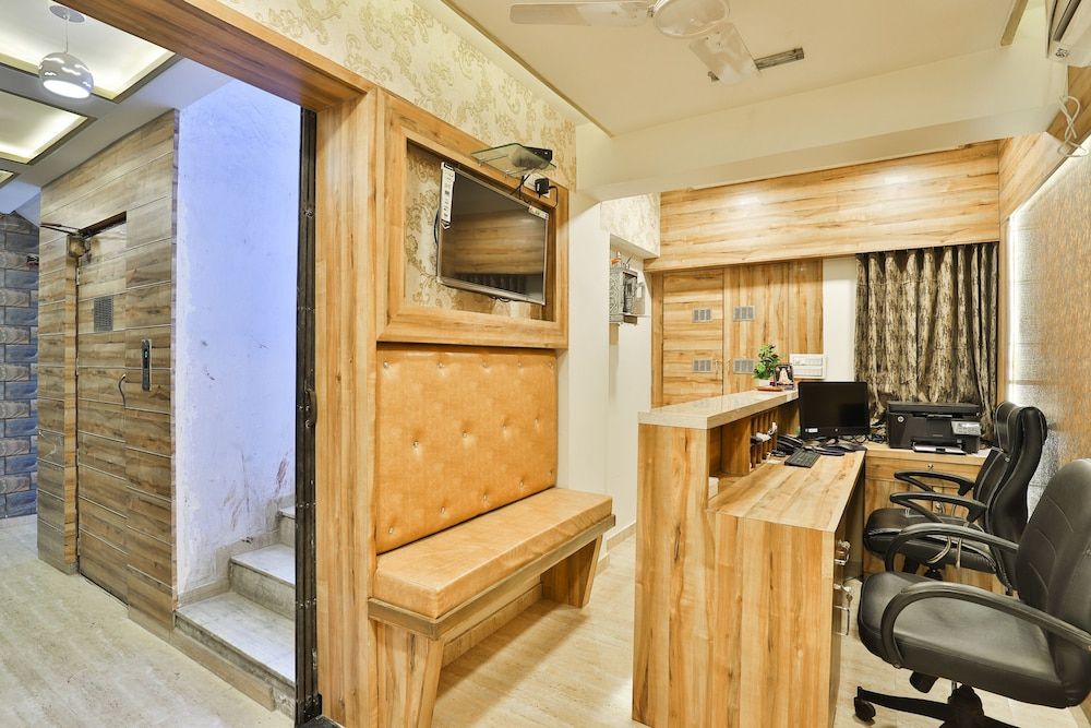 OYO 24950 Hotel Shree Balaji Residency photo 2