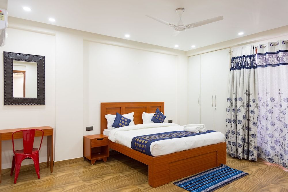 Under My Roof Luxury Apartment photo 3