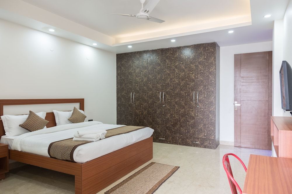 Under My Roof Luxury Apartment photo 5