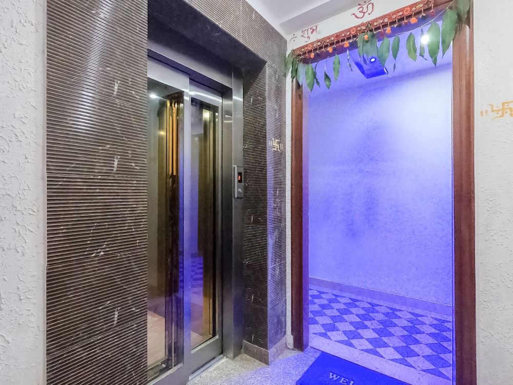 Under My Roof Luxury Apartment photo 4