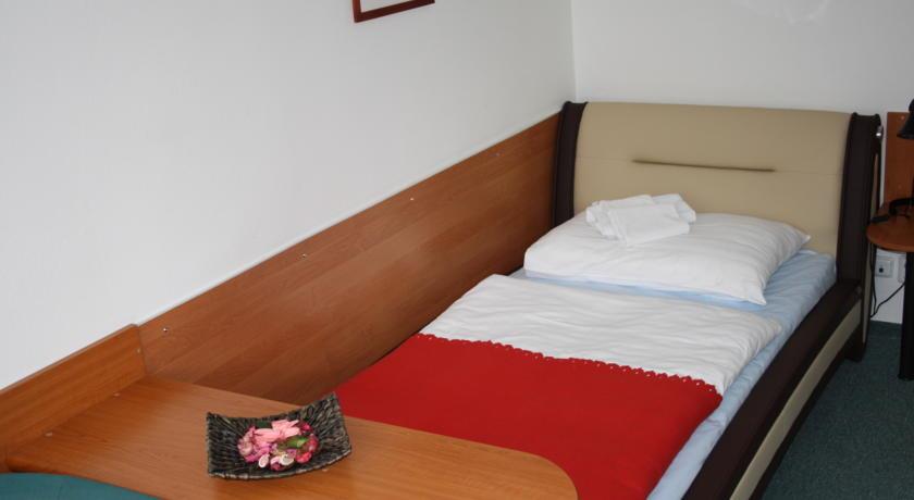 Uvs Hotel