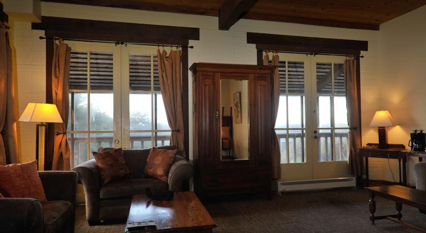 Davenport Roadhouse Restaurant and Inn photo 3