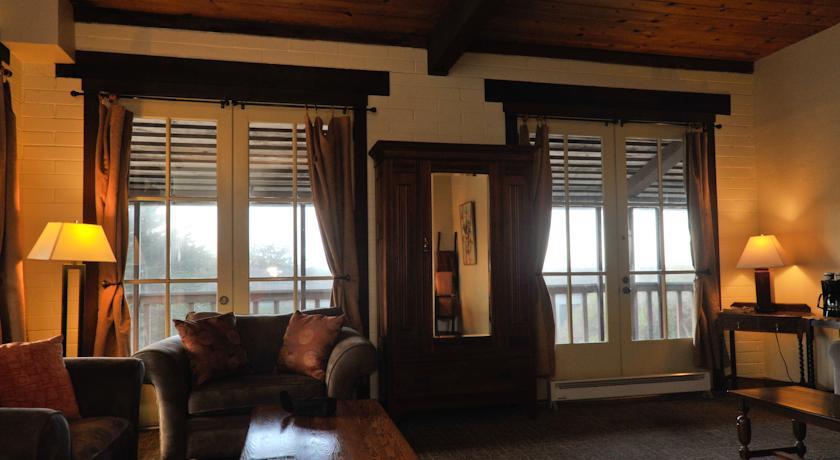 Davenport Roadhouse Restaurant and Inn photo 4