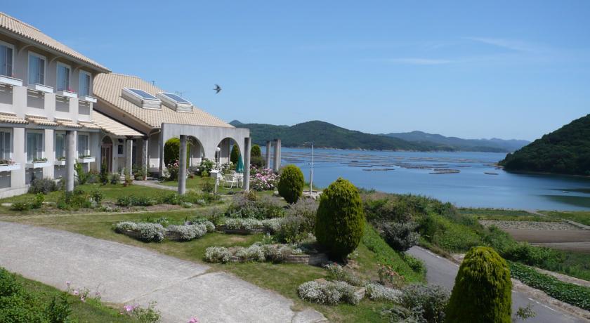 Auberge & Cafe-Bar Leo Soleil