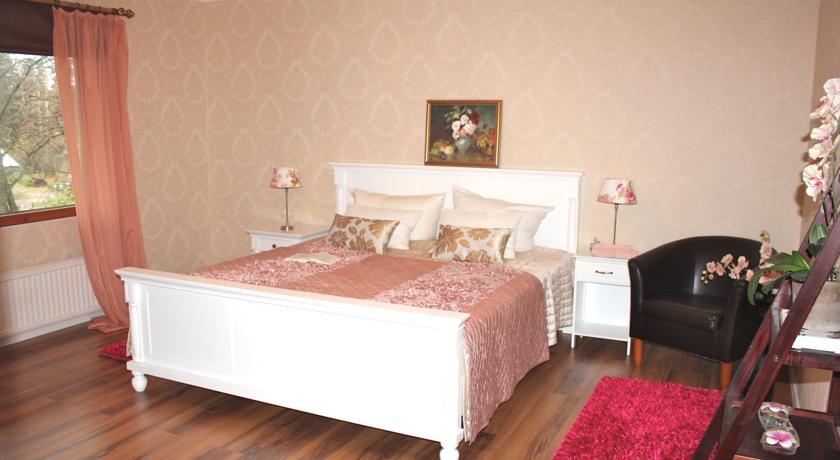 Villa Scarlet