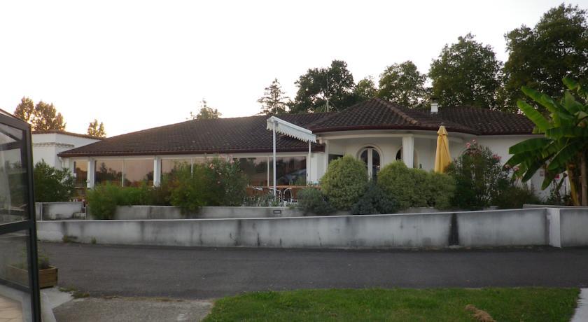 Kiwi Hotel