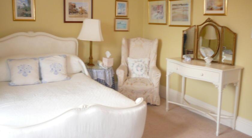 Glangrwyney Court photo 3