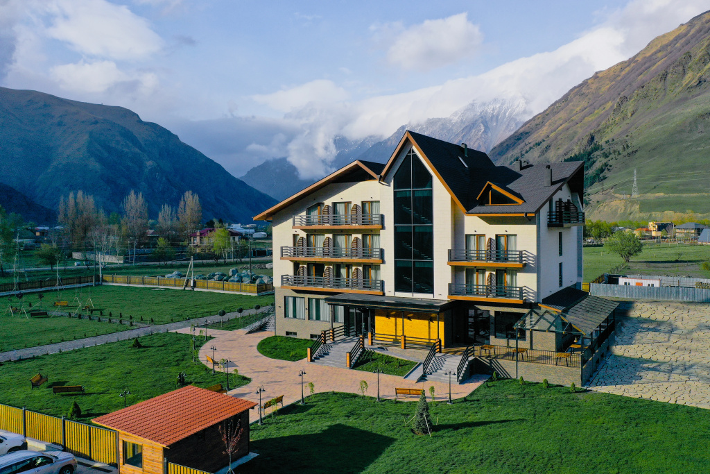 Suatis Resort Kazbegi Hotel