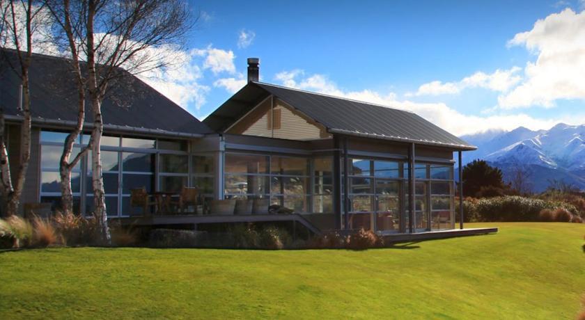 Whare Kea Lodge & Chalet- Wanaka photo 3