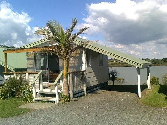 Clarks Beach Holiday Park photo 5