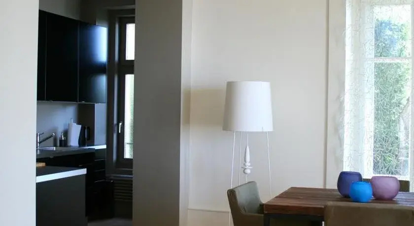 Suite 25a photo 2