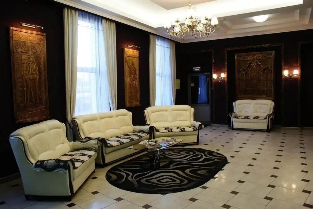 Royal Court photo 4