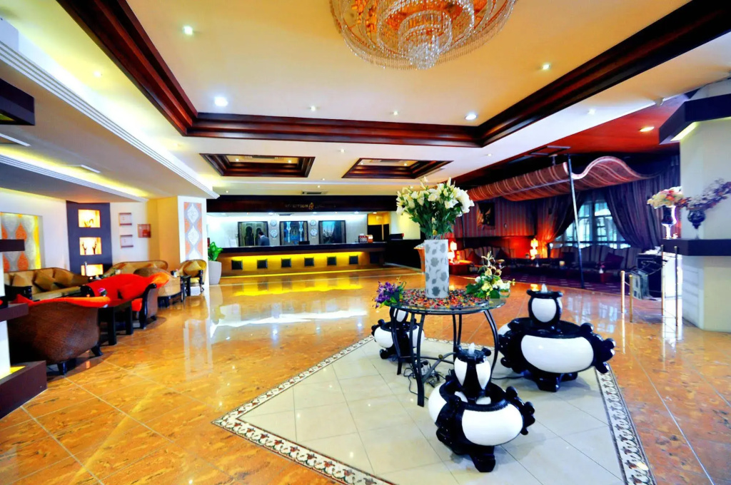 White Palace Hotel photo 2