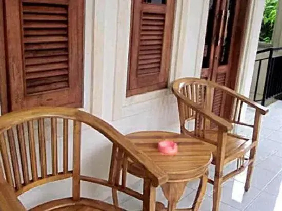 Warung Coco Poppies 2