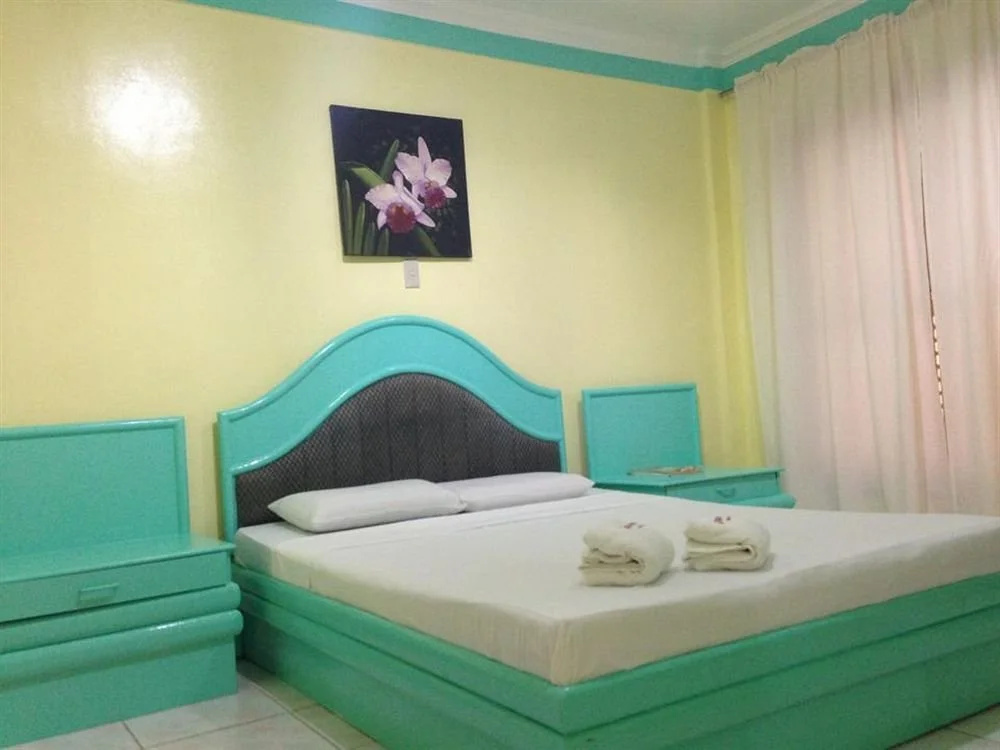 Queens Beach Resort photo 5
