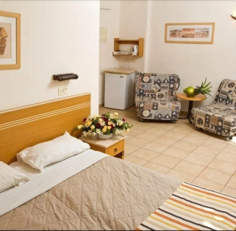 Almog Kibbutz photo 4
