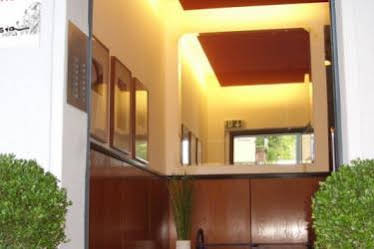listing card gallery