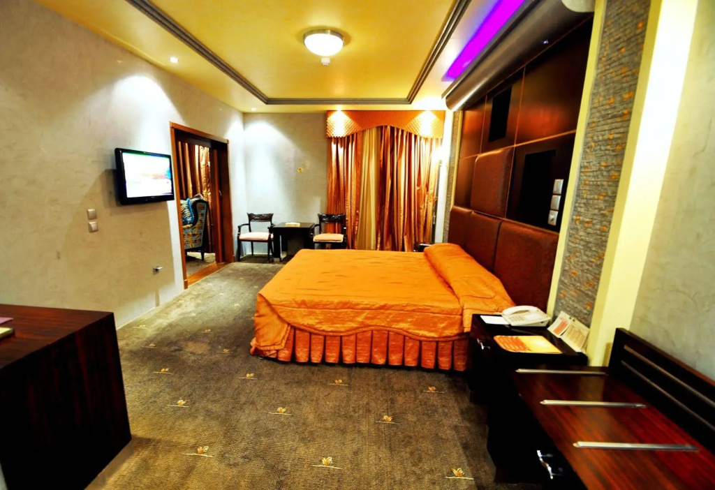 White Palace Hotel photo 3