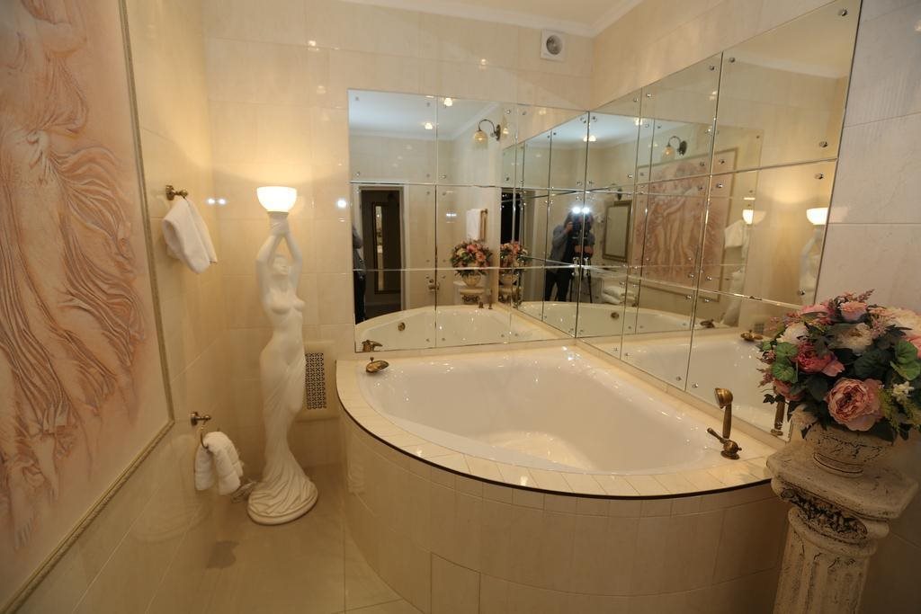 Romani Hotel photo 4